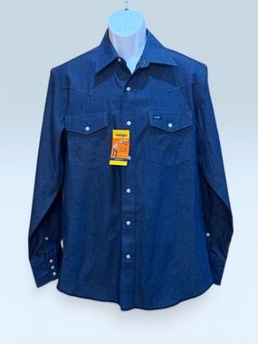 New Wrangler Cowboy Cut Denim Western Work Shirt Classic Fit Size M NWT!